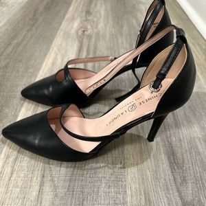 Women’s 9 black heels